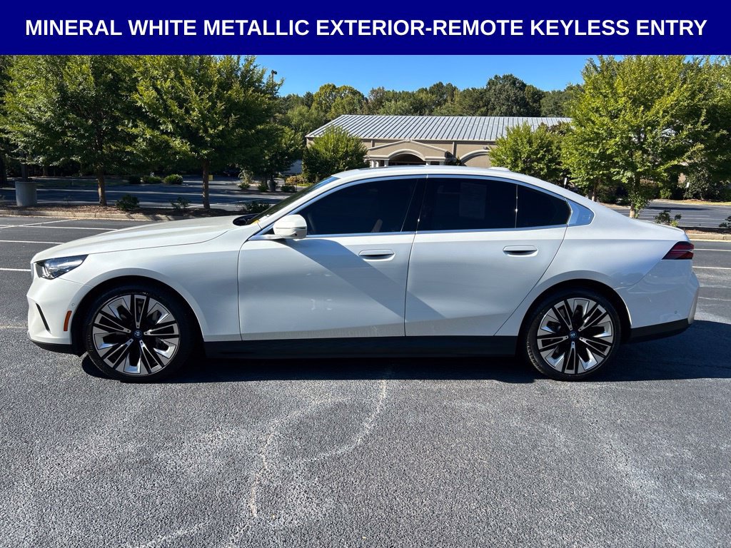 Used 2024 BMW i5 eDrive40i w/ M Sport Package RWD image 11