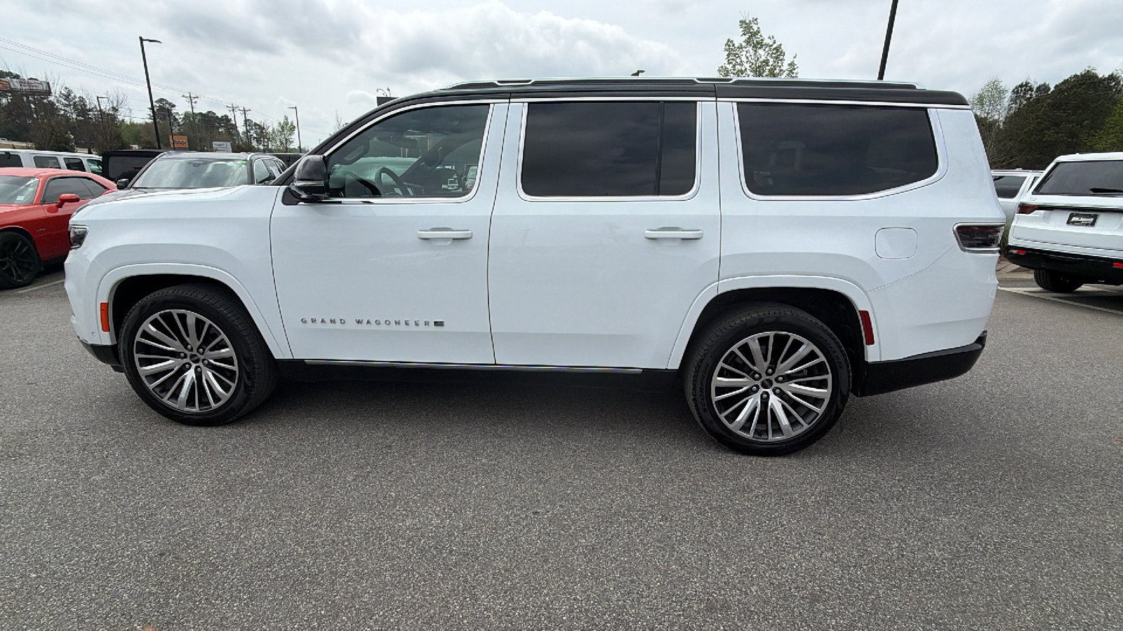 Used 2025 Jeep Grand Wagoneer 4WD image 11