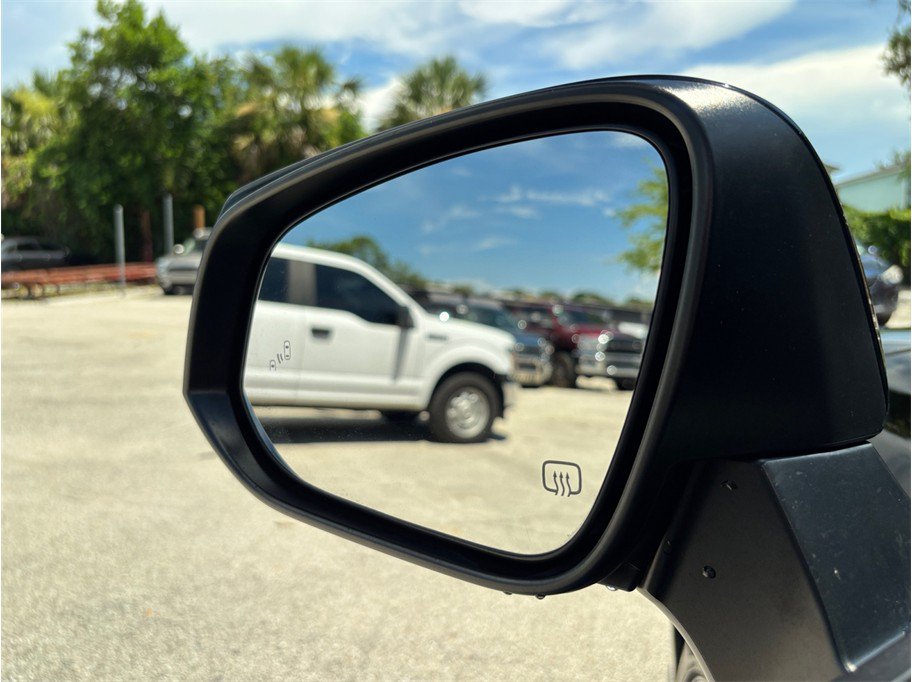 Used 2021 Toyota Highlander XSE FWD image 16