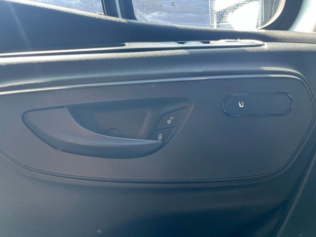 Used 2024 Mercedes-Benz Sprinter 2500 image 22