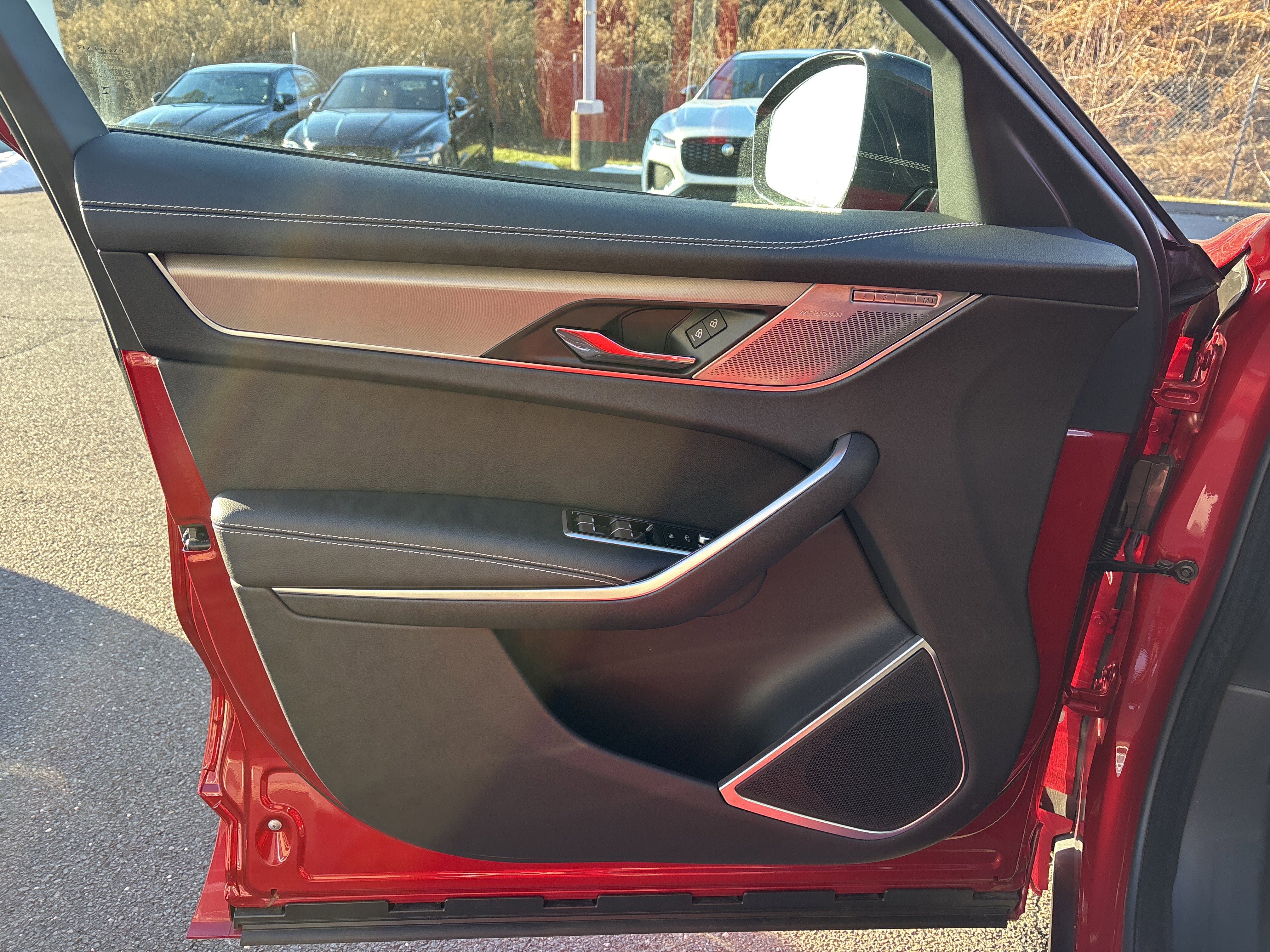 Certified 2025 Jaguar F-PACE R-Dynamic S image 11