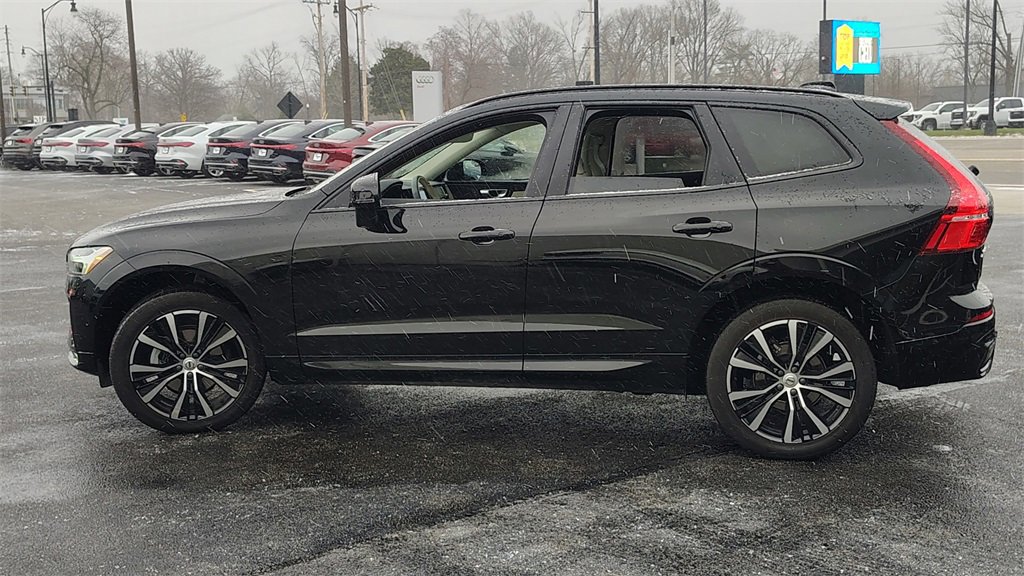 Used 2023 Volvo XC60 B5 Plus w/ Climate Package image 5