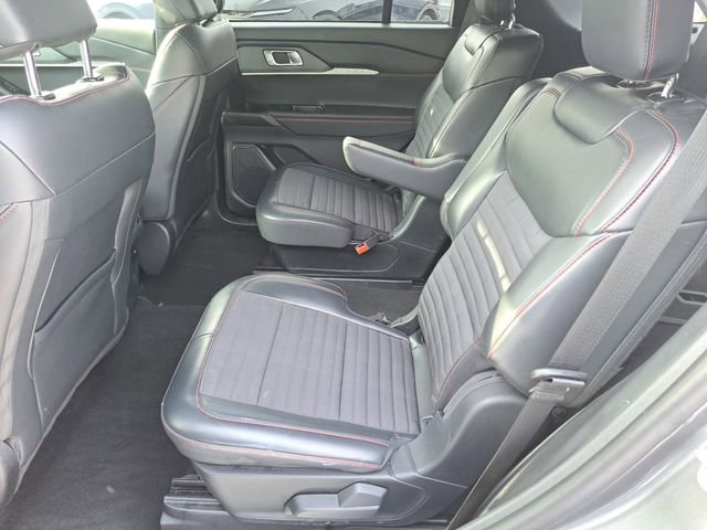 Used 2025 Ford Explorer ST-Line image 25