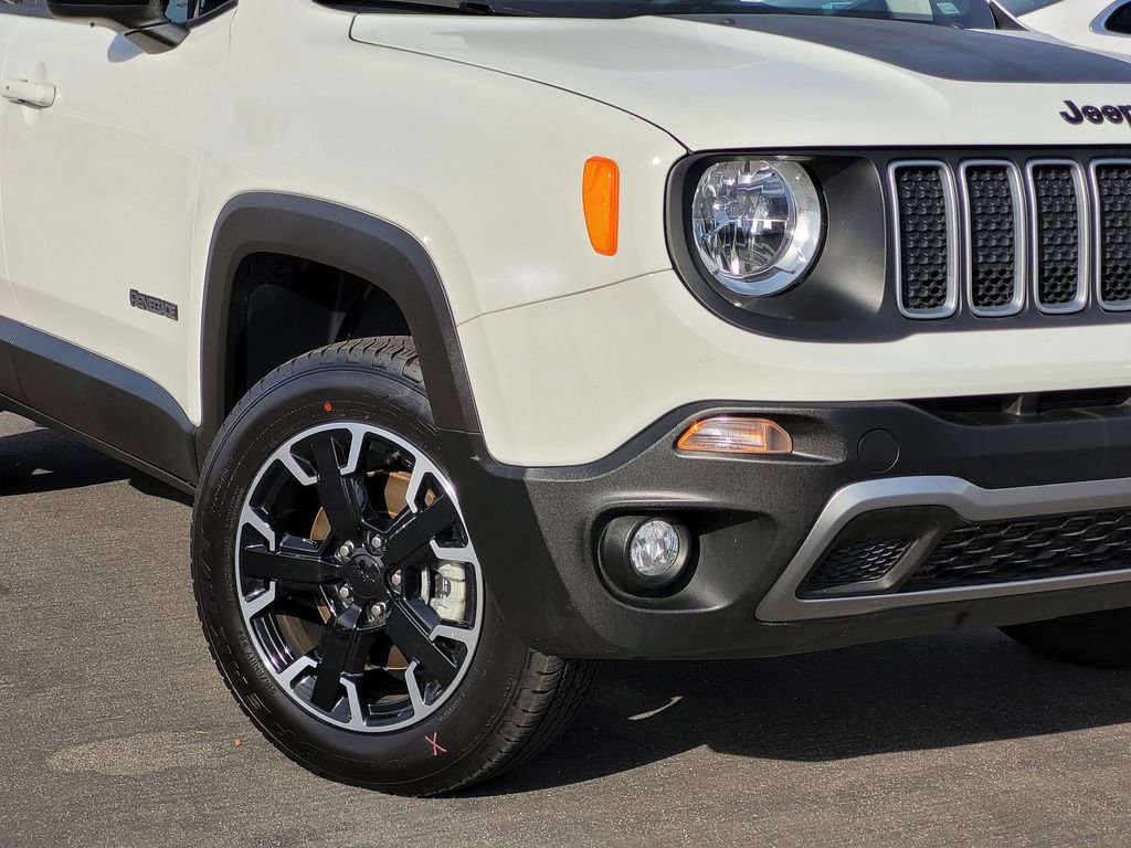 Used 2023 Jeep Renegade Latitude AWD/4WD image 9