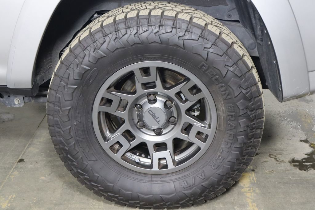 Used 2021 Toyota 4Runner TRD Off-Road image 37