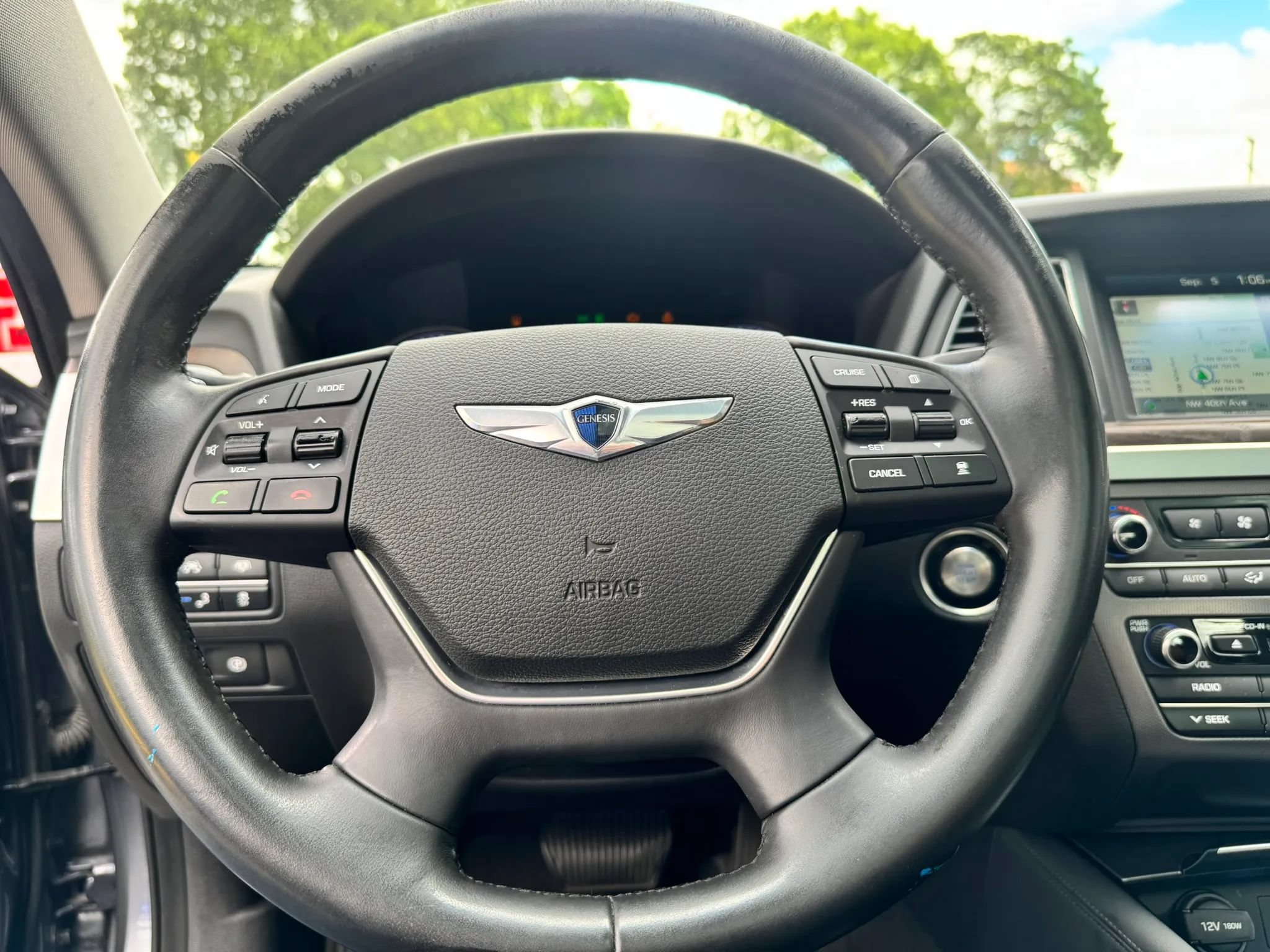 Used 2015 Hyundai Genesis 5.0 RWD image 27