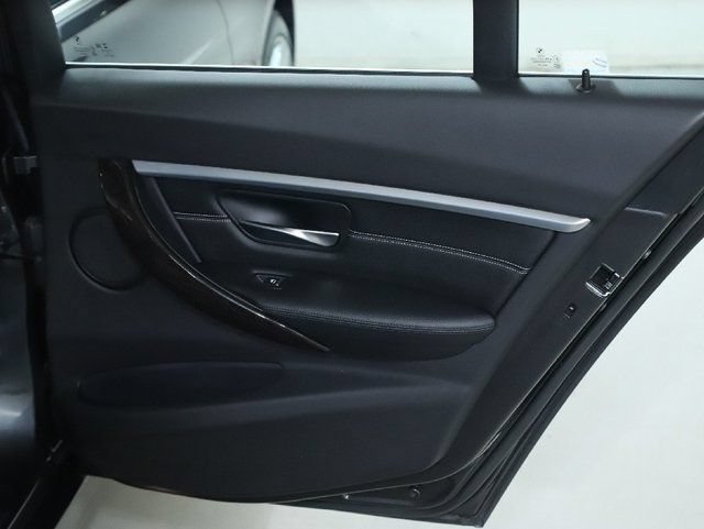 Used 2018 BMW 330i xDrive Sedan w/ Premium Package AWD/4WD image 36