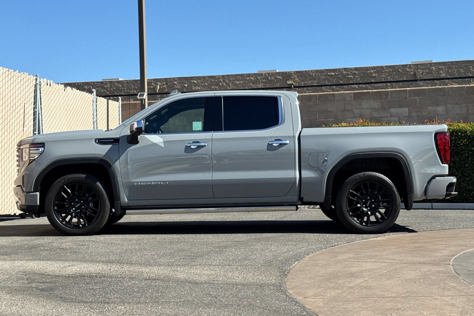 Certified 2025 GMC Sierra 1500 Denali Ultimate AWD/4WD image 7