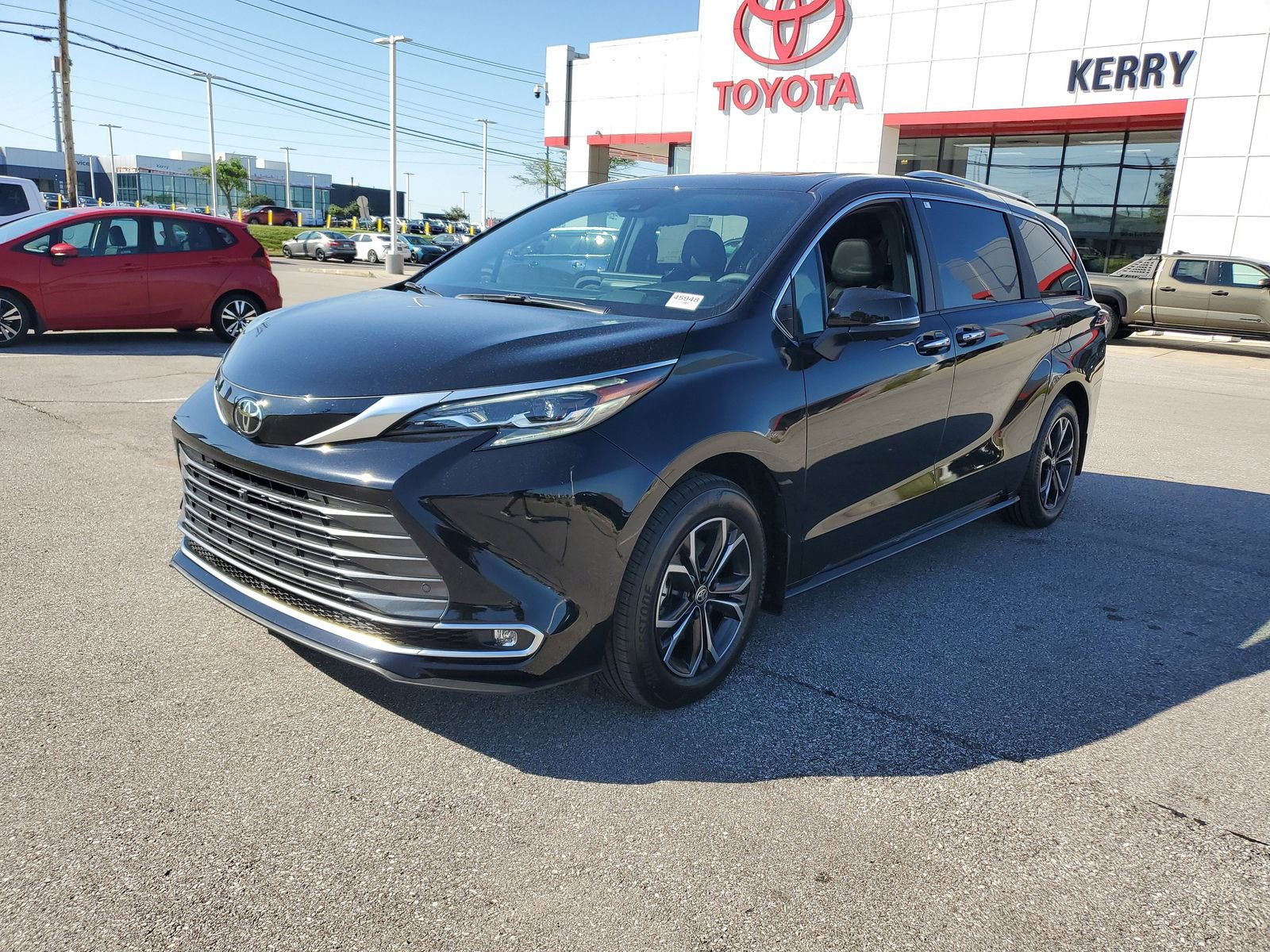 New 2026 Toyota Sienna Platinum AWD/4WD image 2
