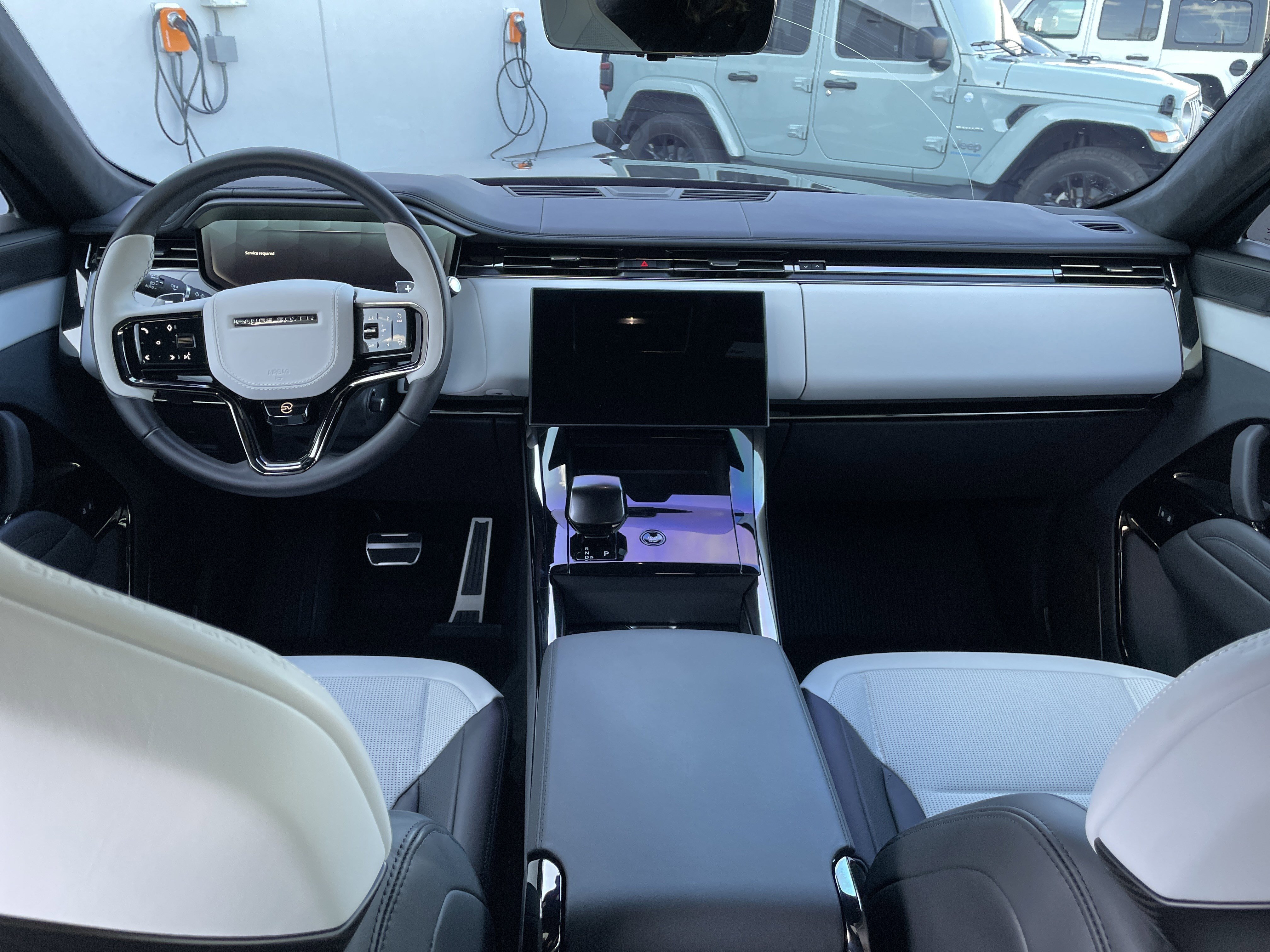 Used 2024 Land Rover Range Rover Sport image 35