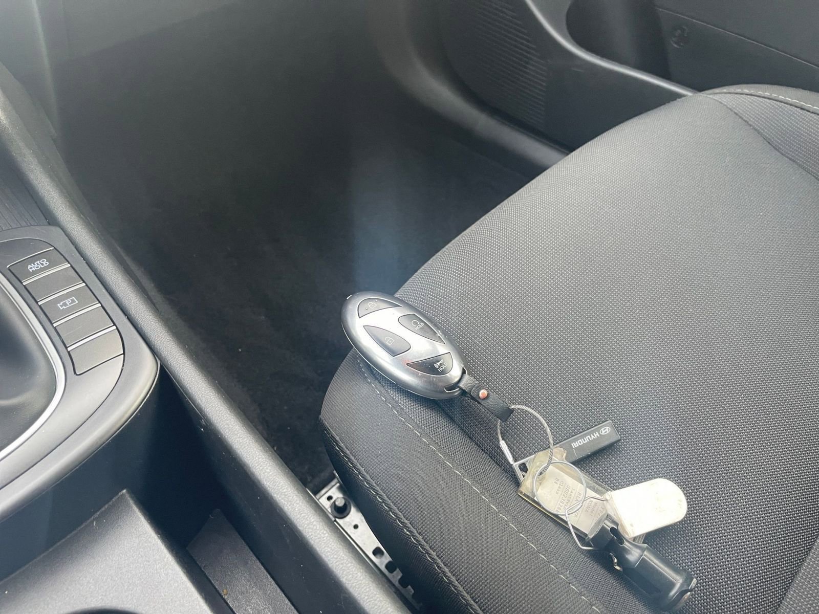 Used 2025 Hyundai Kona SEL image 21