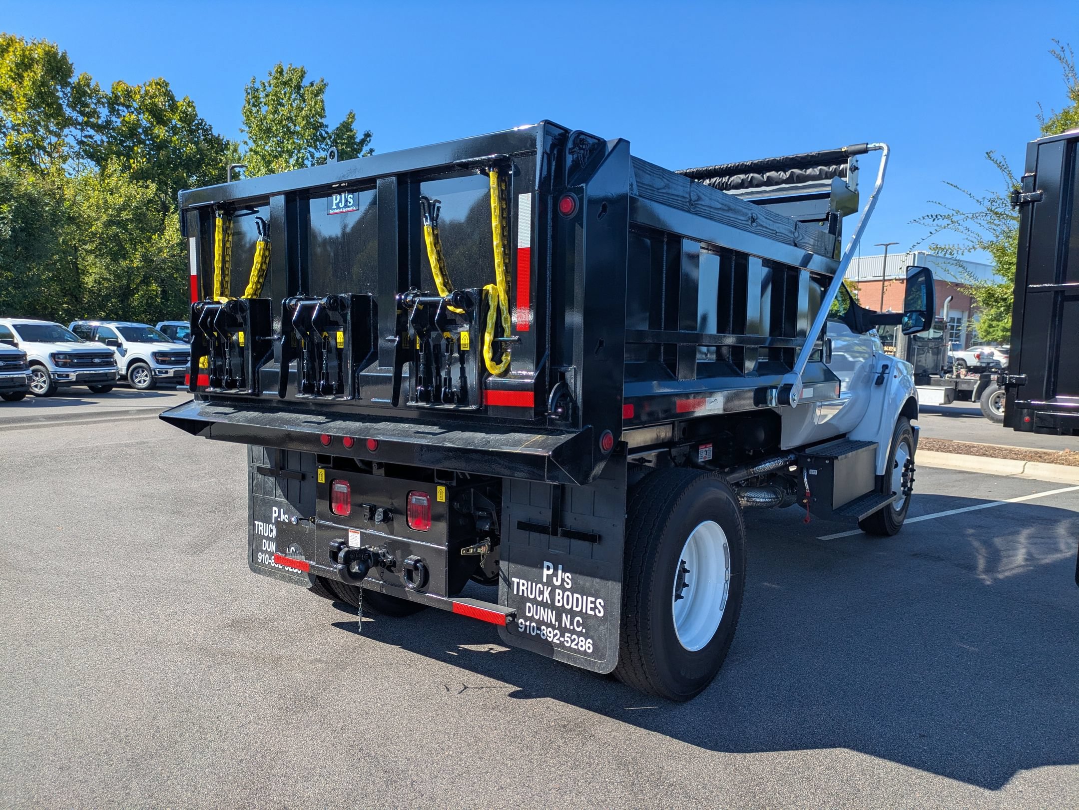 New 2027 Ford F750 2WD Regular Cab Super Duty image 3