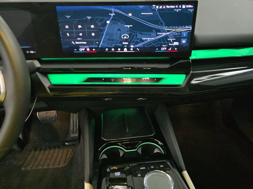 Used 2025 BMW i5 eDrive40i w/ Executive Package image 7