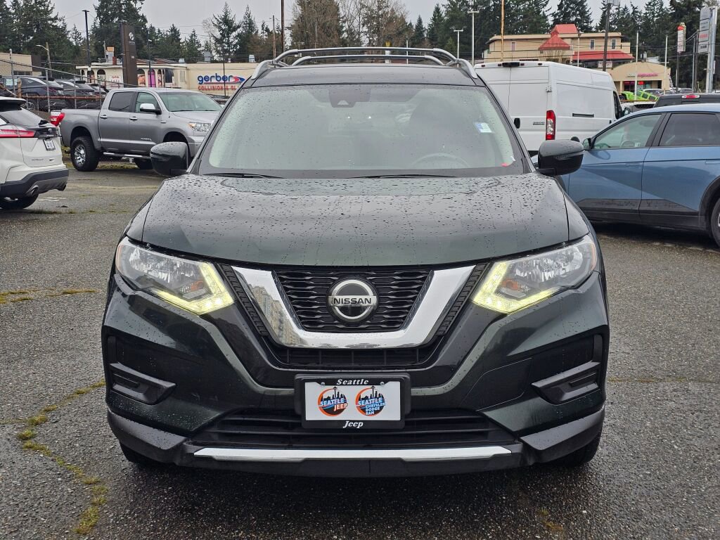 Used 2019 Nissan Rogue SV image 3