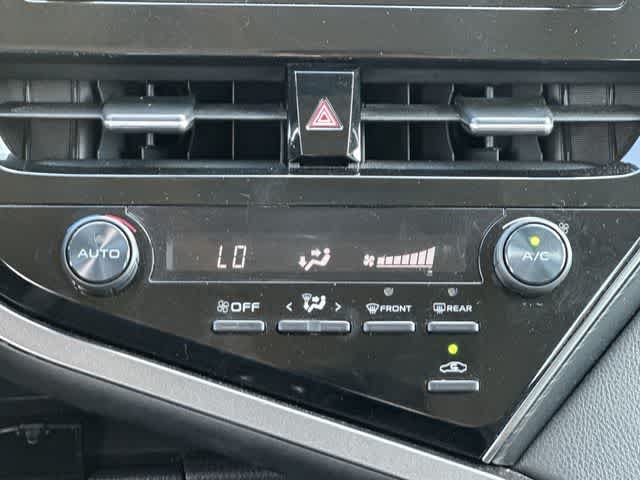 Used 2021 Toyota Camry SE FWD image 13