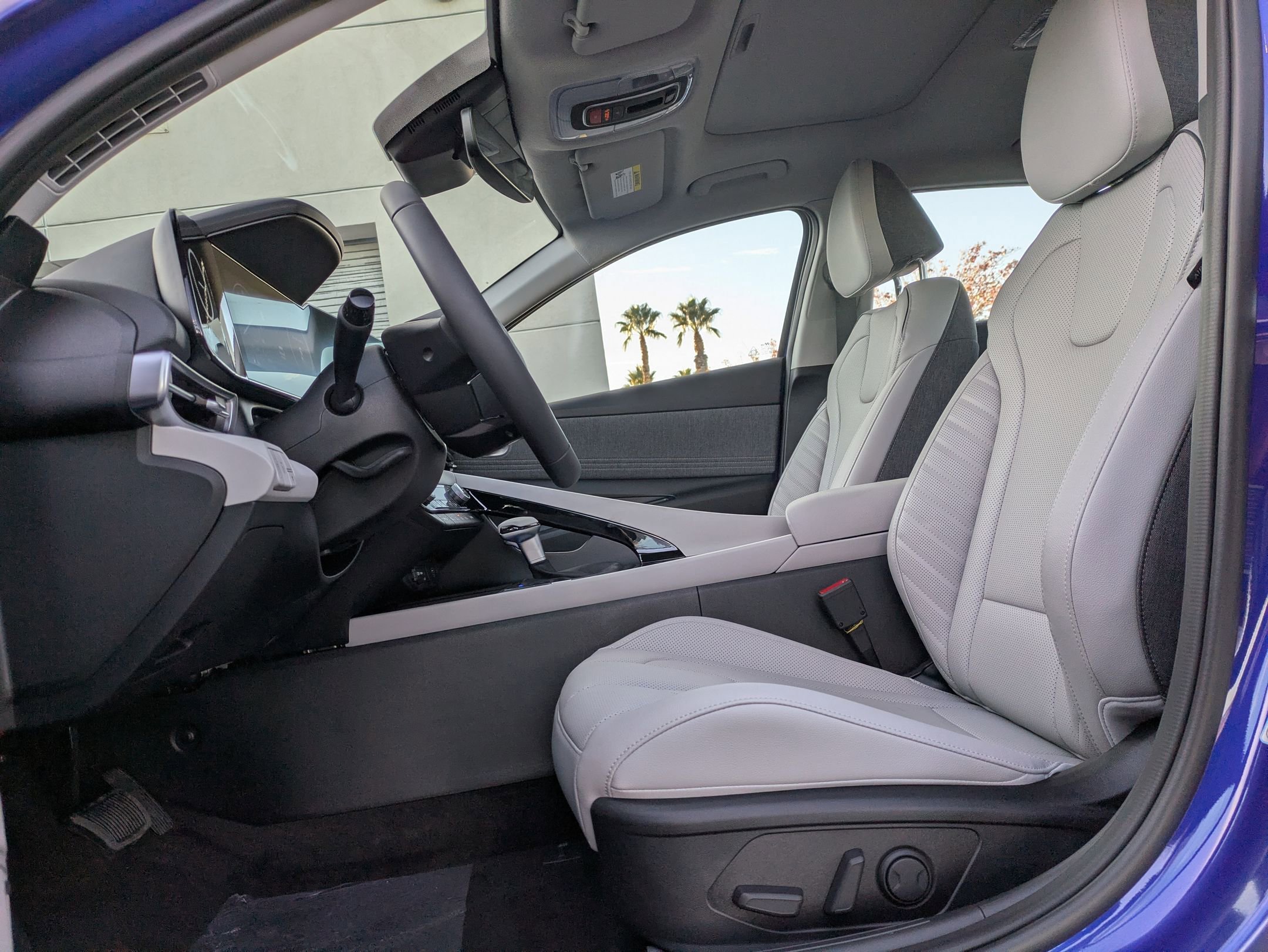 New 2025 Hyundai Elantra Limited image 15