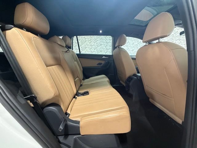 Used 2024 Volkswagen Tiguan SE w/ Panoramic Sunroof Package FWD image 11