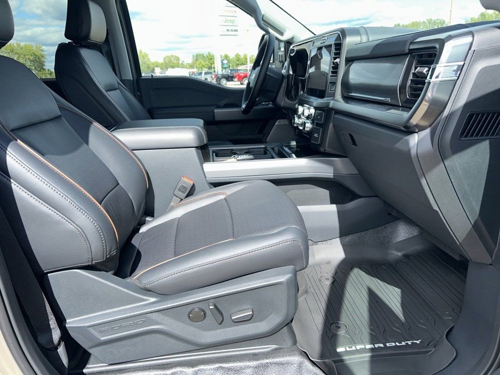 New 2026 Ford F250 Lariat w/ FX4 Off-Road Package image 19