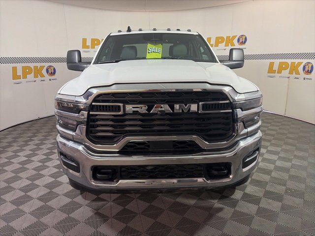 Used 2025 RAM 2500 Tradesman w/ Chrome Appearance Group image 6