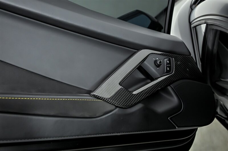 Used 2018 Lamborghini Aventador S AWD/4WD image 17