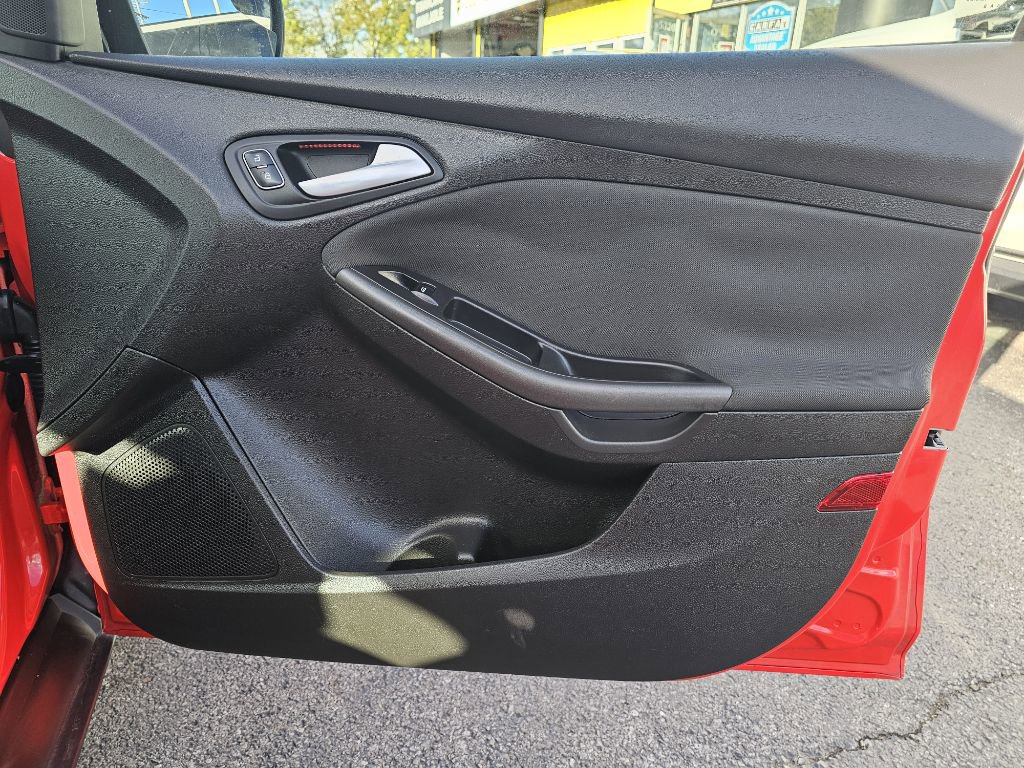 Used 2016 Ford Focus SE w/ Equipment Group 201A image 49
