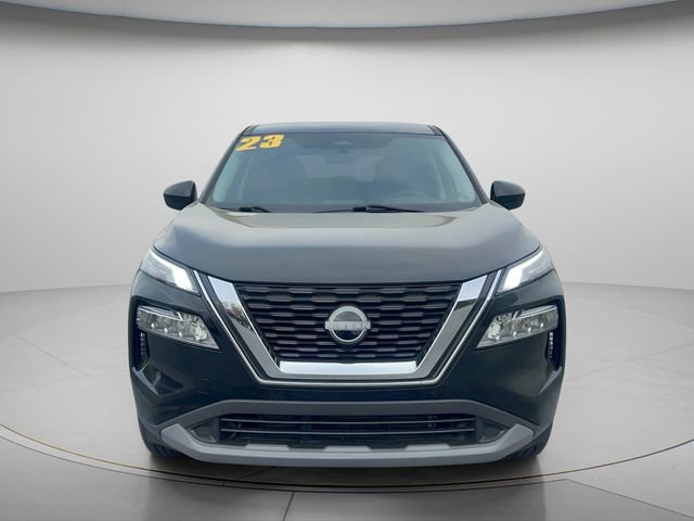 Used 2023 Nissan Rogue SV image 4