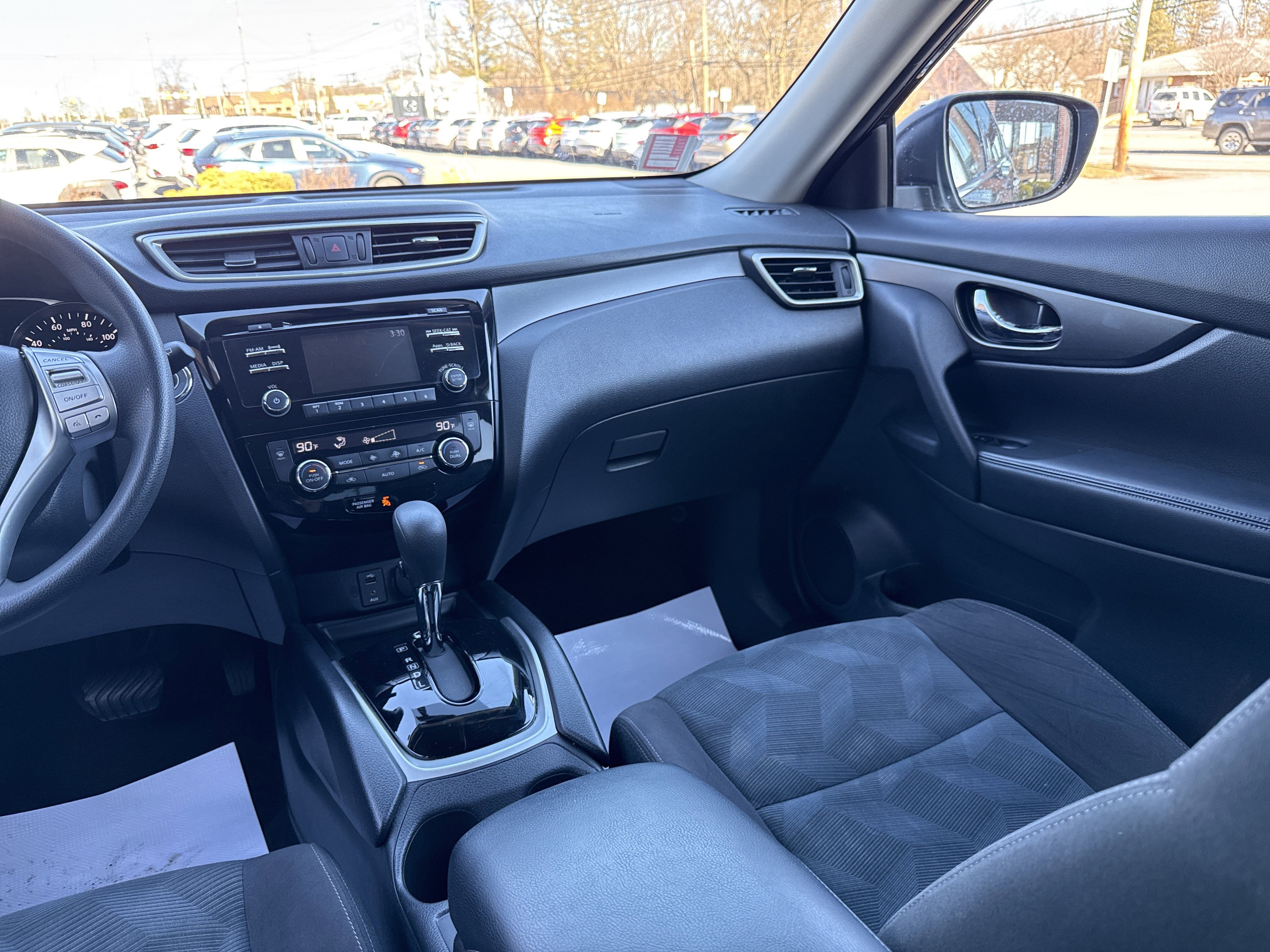 Used 2016 Nissan Rogue SV image 22