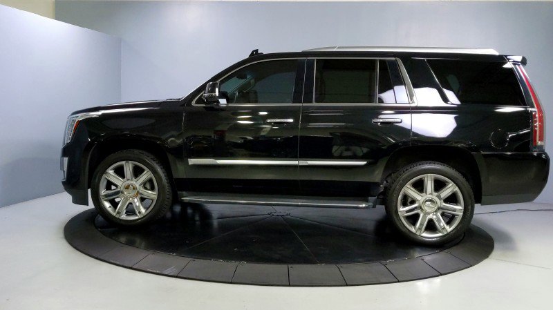 Used 2018 Cadillac Escalade Luxury image 4
