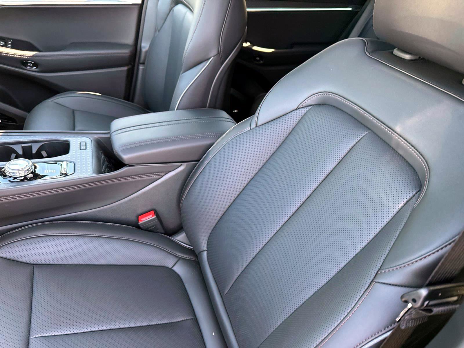 Used 2025 Jeep Wagoneer Limited image 6