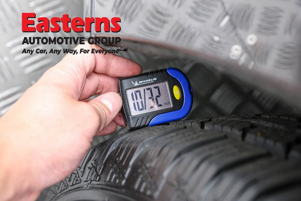 Used 2023 Chrysler Pacifica Touring-L FWD image 31