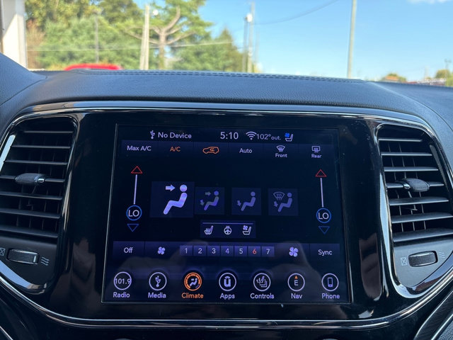 Used 2019 Jeep Grand Cherokee Overland AWD/4WD image 35