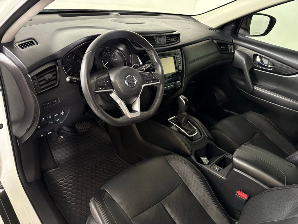 Used 2017 Nissan Rogue SL w/ SL Premium Package image 17