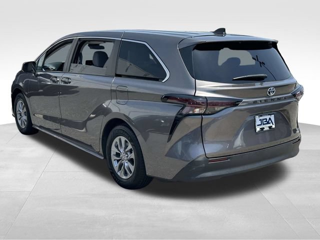 Used 2023 Toyota Sienna LE FWD image 24