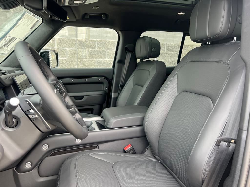New 2025 Land Rover Defender 110 V8 image 11