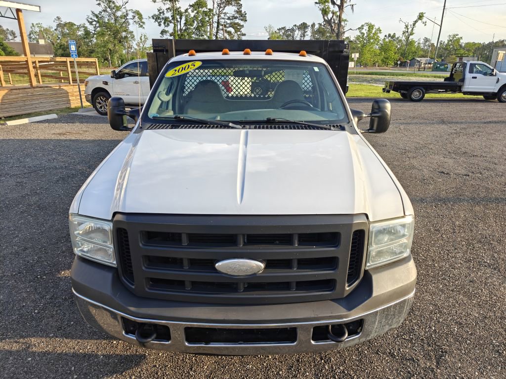 Used 2005 Ford F350 XL image 2