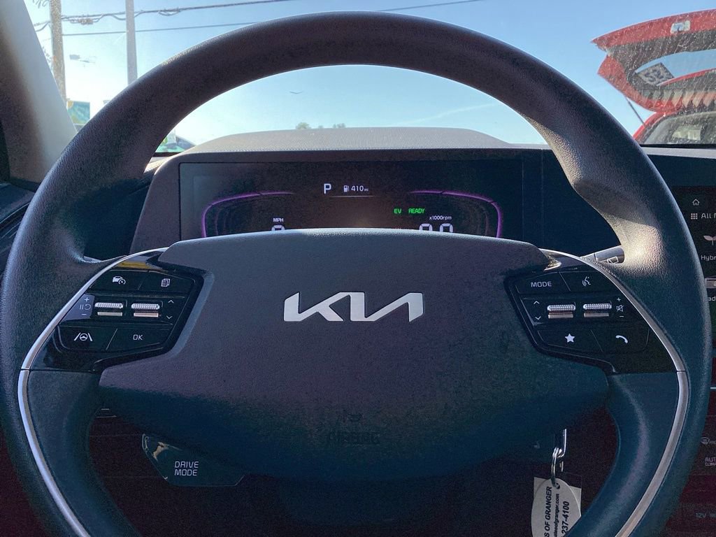 Used 2025 Kia Niro LX FWD image 29