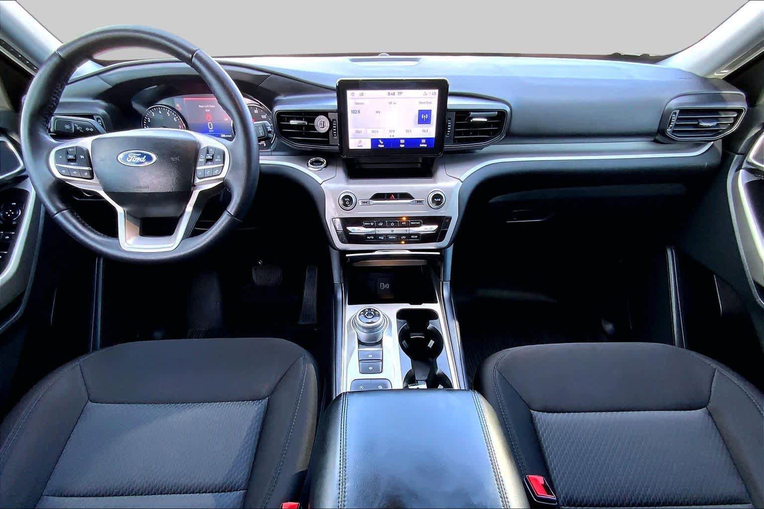 Used 2023 Ford Explorer XLT RWD image 14
