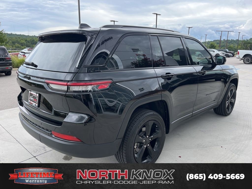 Used 2024 Jeep Grand Cherokee Altitude image 20