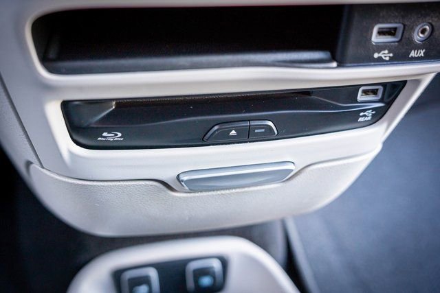 Used 2017 Chrysler Pacifica Touring-L Plus image 26