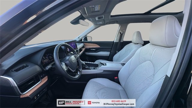 Used 2024 Toyota Grand Highlander Limited image 11