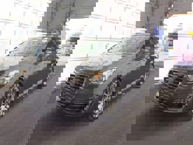 Used 2018 Genesis G90 3.3T Premium image 1