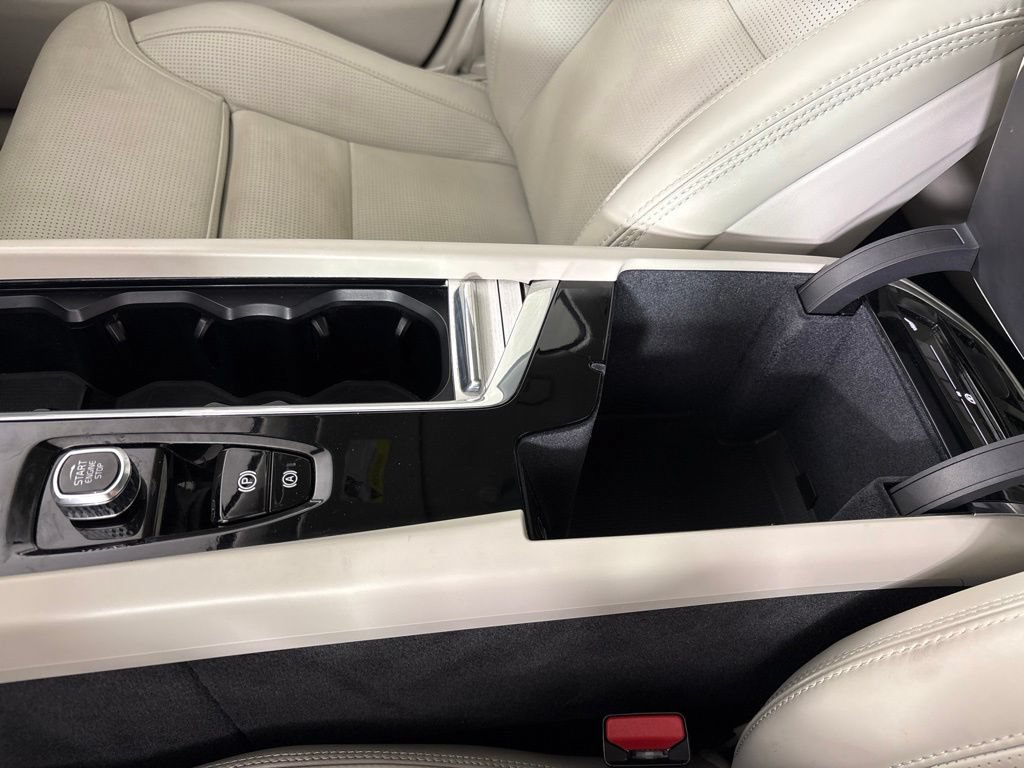 Used 2026 Volvo XC60 B5 Ultra AWD/4WD image 44