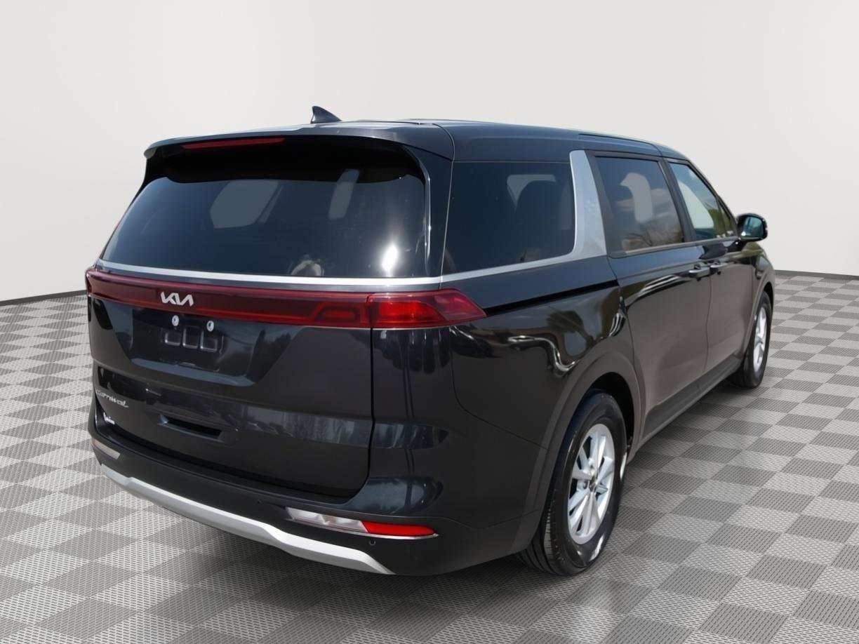 Used 2022 Kia Carnival LX FWD image 5