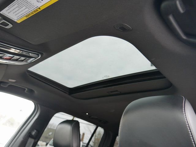 Used 2023 Jeep Grand Cherokee Altitude image 15