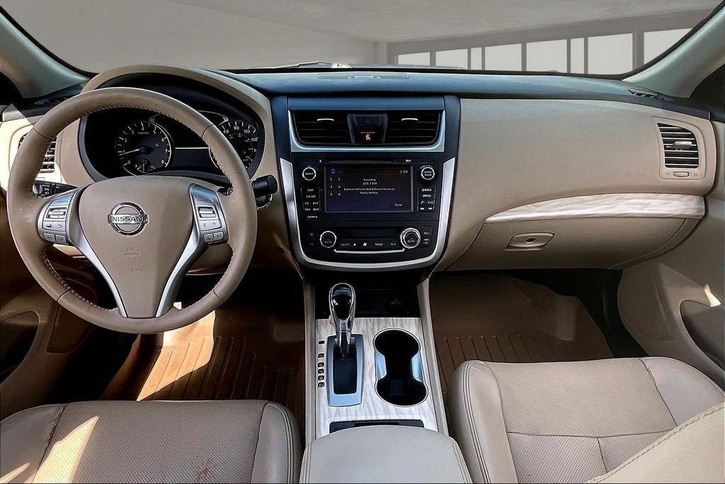 Used 2016 Nissan Altima 2.5 SL w/ 2.5 Technology w/LED Package FWD image 7