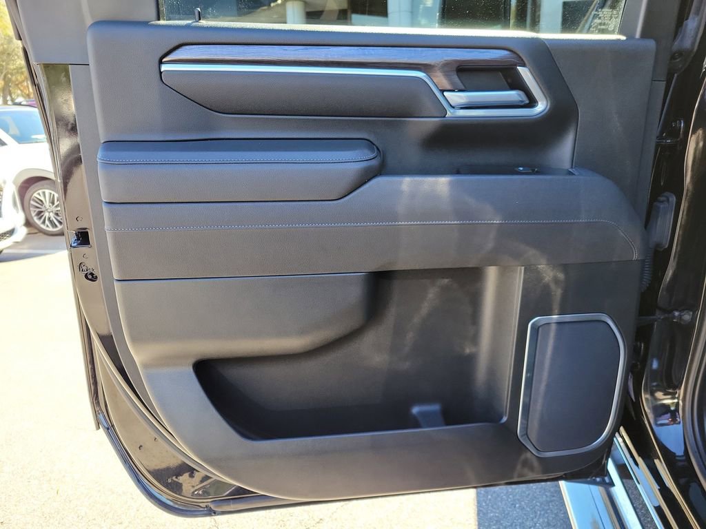 Certified 2025 Chevrolet Silverado 2500 LTZ w/ LTZ Convenience Package image 14