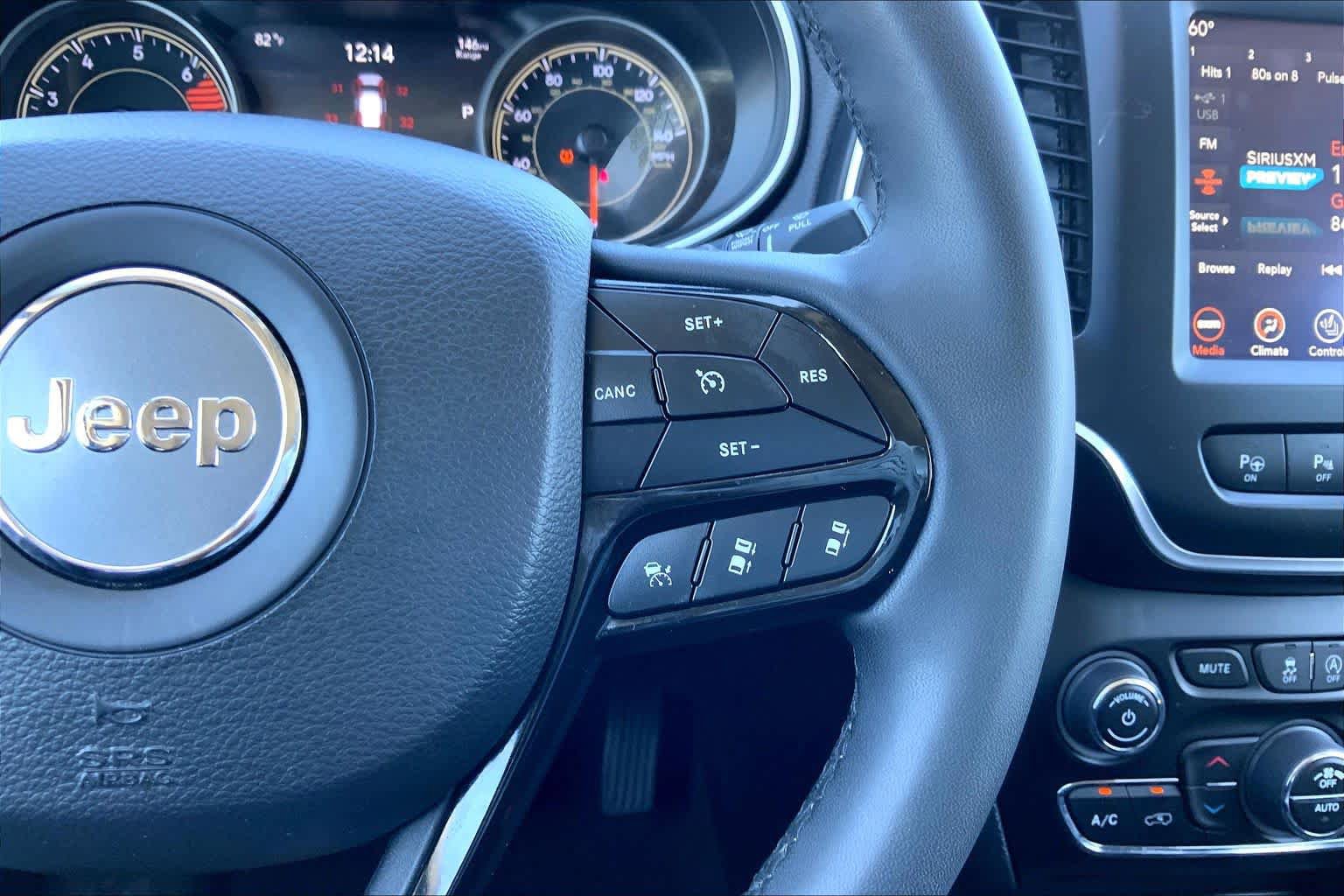Used 2023 Jeep Cherokee Altitude Lux AWD/4WD image 24