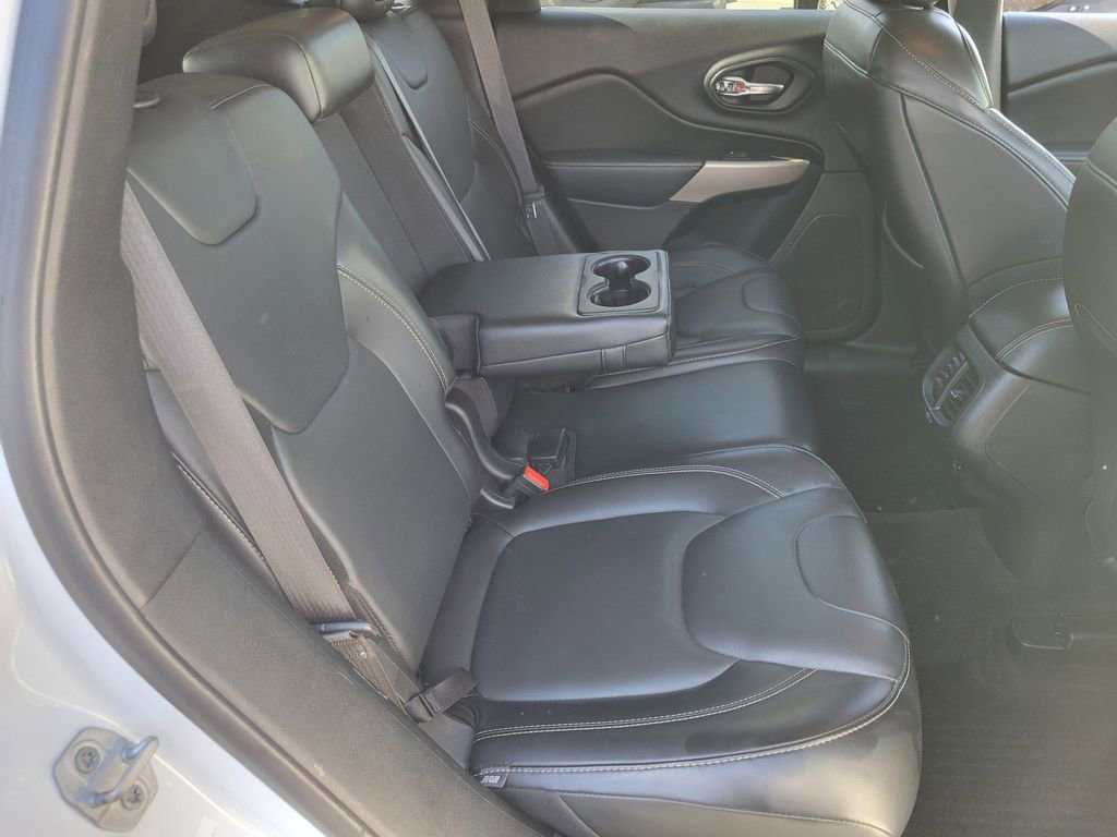 Used 2018 Jeep Cherokee Limited image 19