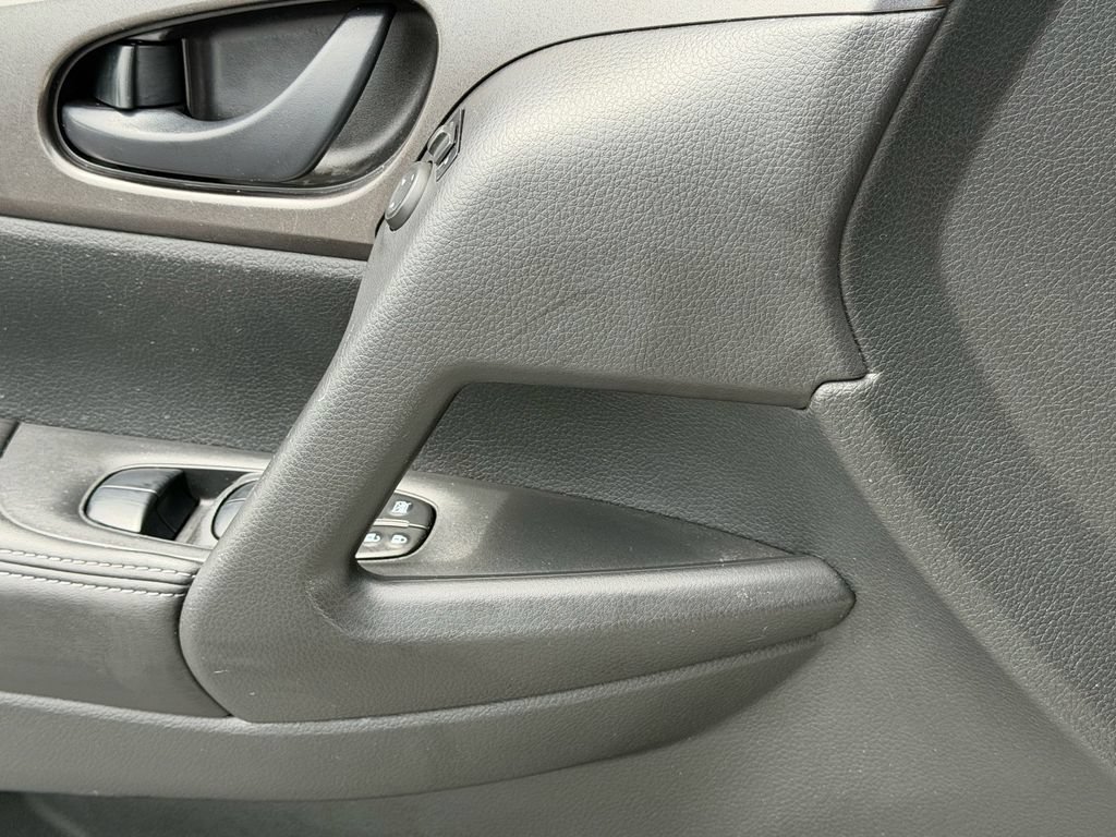 Used 2019 Nissan Rogue Sport S AWD/4WD image 27