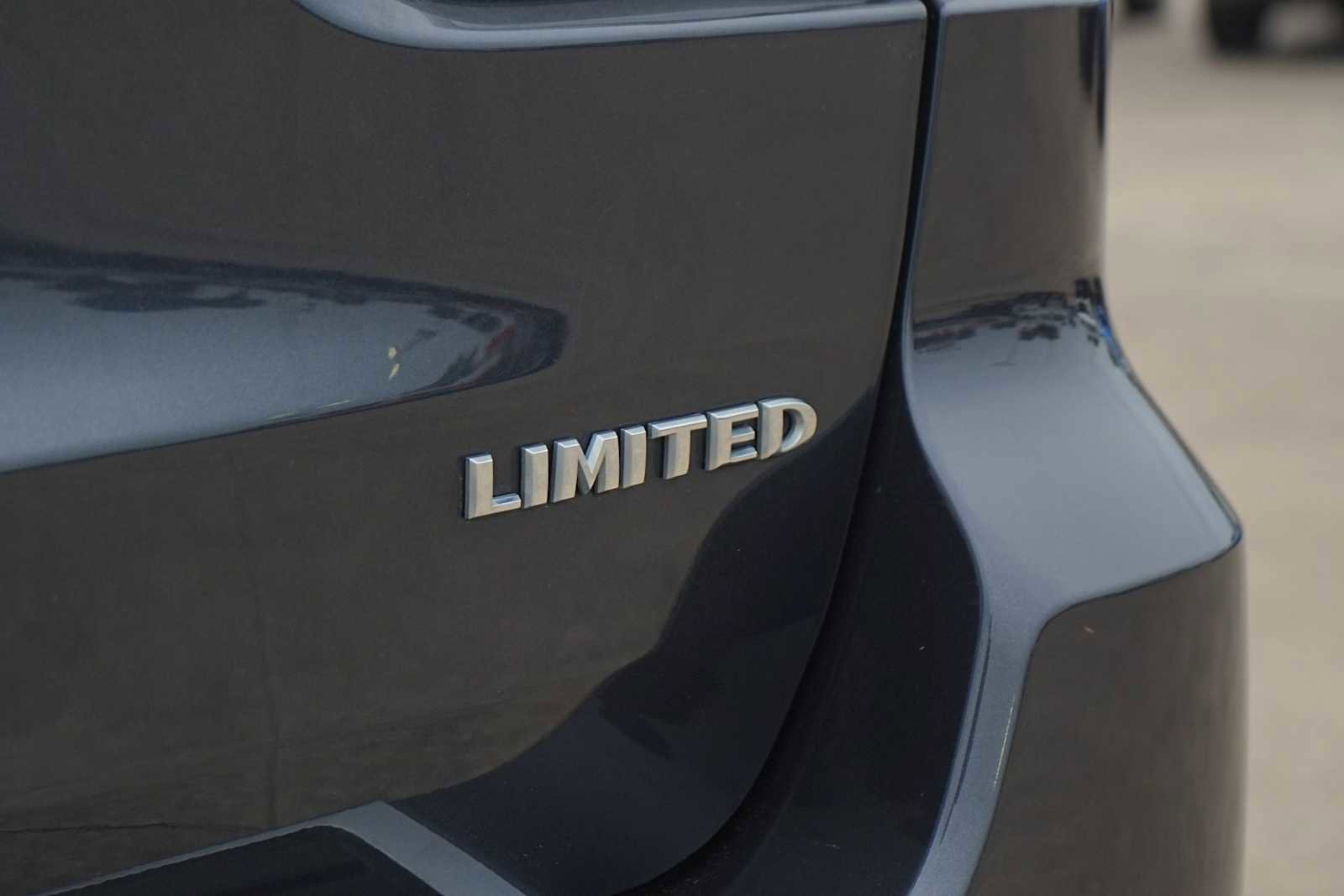 Used 2015 Jeep Grand Cherokee Limited w/ Trailer Tow Group IV AWD/4WD image 8